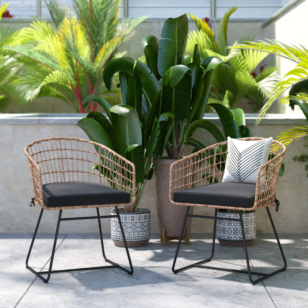 Set of 2 Indoor/Outdoor Rope PE Wicker Rattan Club Chairs with Black Cushions O8506