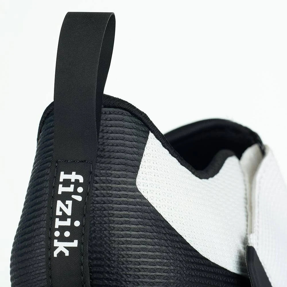 Black/White Cycling Shoes V4950