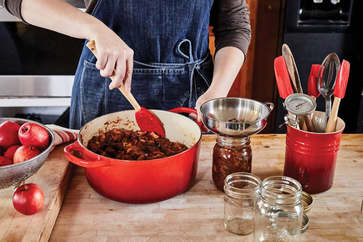 7.25 qt. Enameled Cast Iron Round Dutch Oven M26395