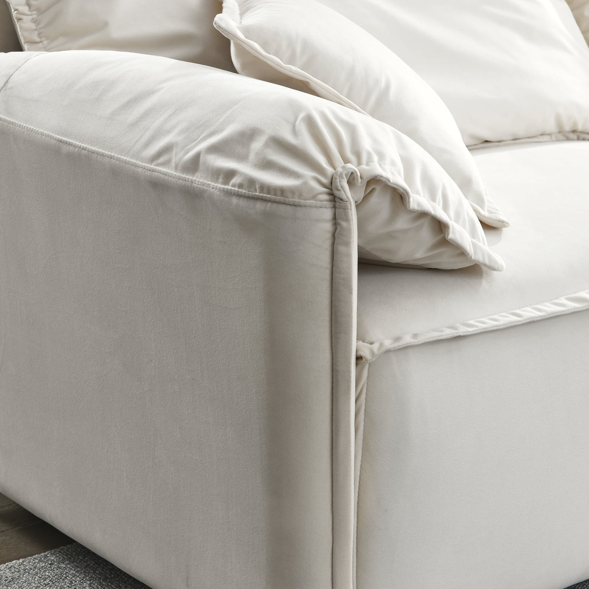 Velvet Sofa O558