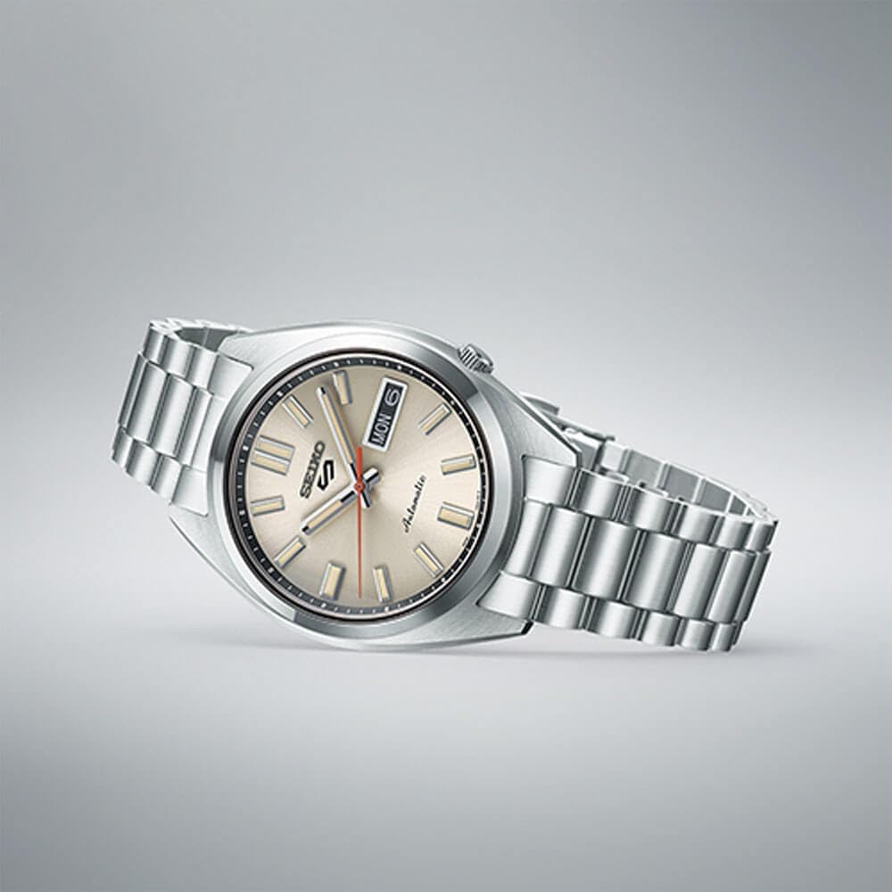 5 Sports Watch Q757