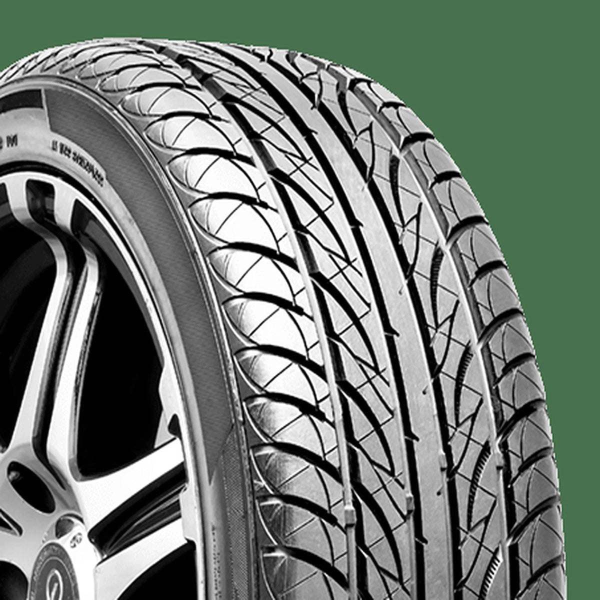 245/40R18 97W XL Passenger Tire G731