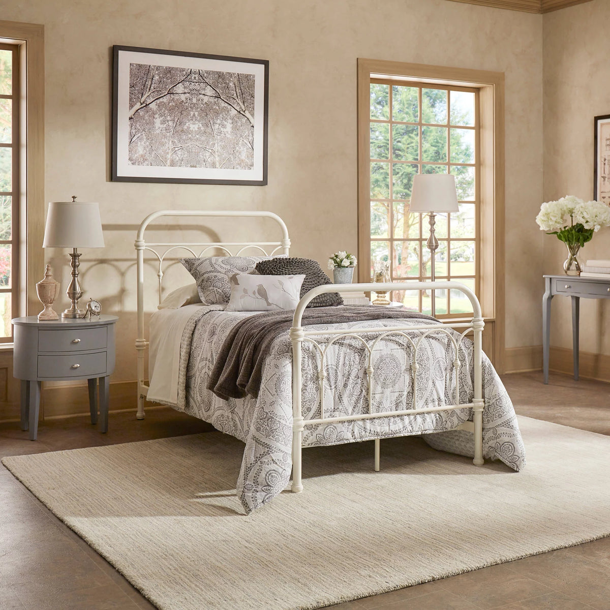 White Classic Metal Twin Bed C369092