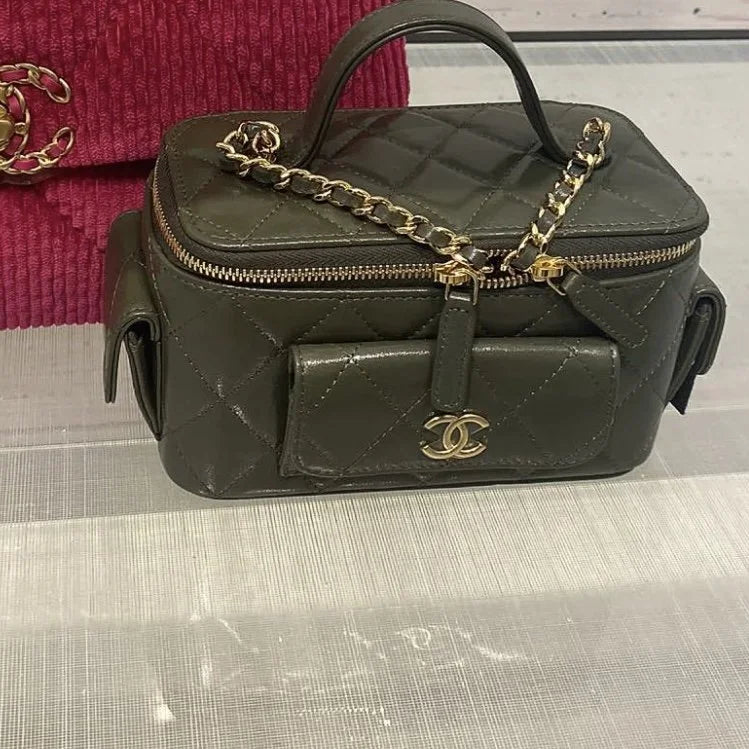 Dark Green Vanity Bag With Strap Q573353
